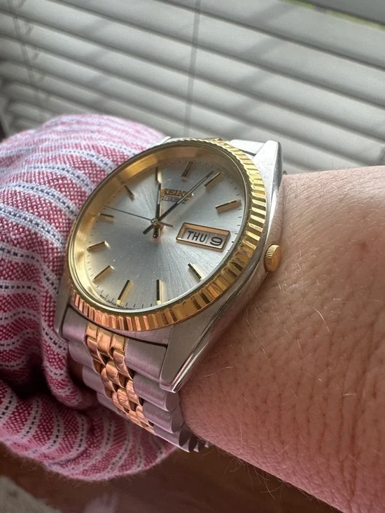 Seiko Two-Tone Silver Dial Watch with Gold Accents - Picture 5 of 5